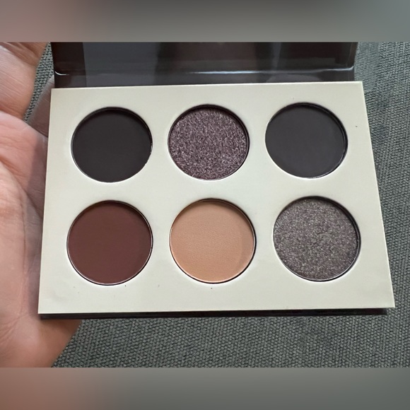 NIB Juvia's Place The Chocolates Eyeshadow Palette Makeup - Picture 4 of 8